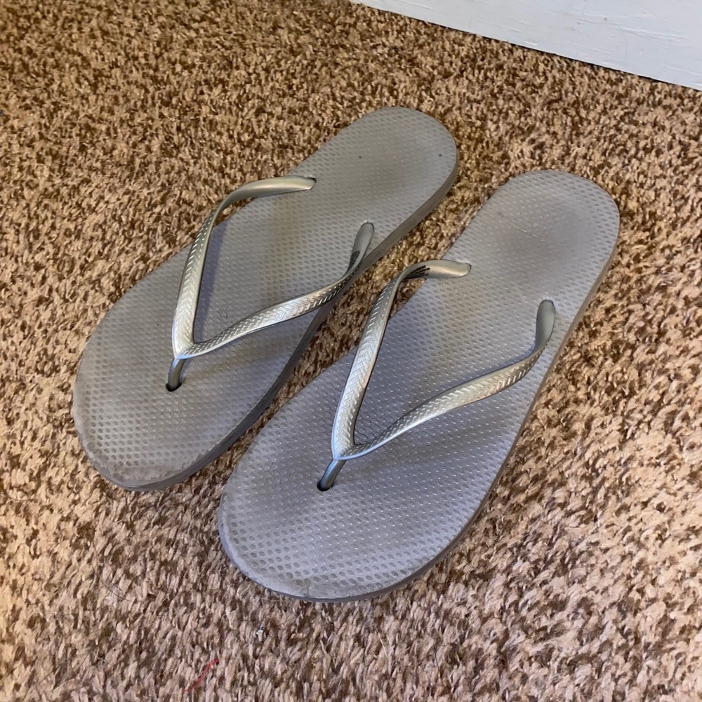 flip flops! - Picture 3 of 4